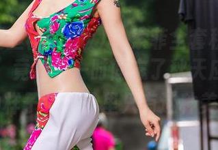 AISS爱丝(黄金版) – 索菲全套秋日女神的写真，竟让我一时间忘了秋天应该有风的样子，脑子里只有这种美。
