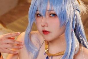KANEKO咔喵更新奶牛装cos！这种俏皮，你不想收藏吗？