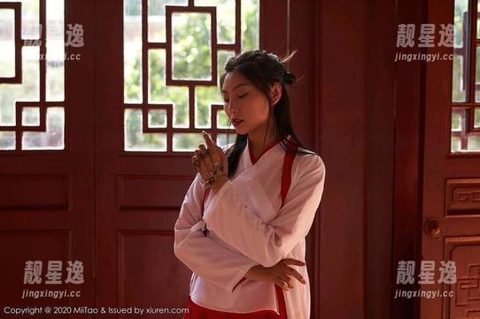 MiiTao蜜桃社-谢芷馨Sindy MiiTao蜜桃社 - 短裙不只是短裙,谢芷馨Sindy的私房图包带你去探险!