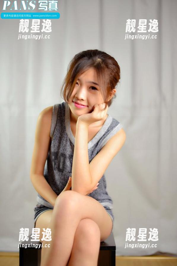 PANS写真 - 韦小宝穿校服？不，是凯蒂丝在高清里调皮着呢