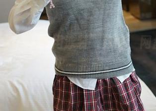 这份“ROSI专用泳装”作品，网盘上也该火一把吧。