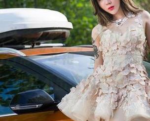 TouTiao头条女神 – 小米粒儿图册：比基尼与我的日常“斗艳”时光，哈哈，电影都写不出来的剧情！