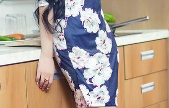 TouTiao头条女神 – 当李丽莎御姐转身的时候，我真的想问：网盘存储够容量吗？哈哈！