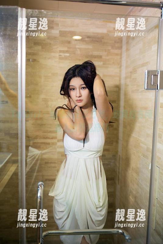 TuiGirl - 泳池和王李丹尼，这两位在网盘上的舒适搭档