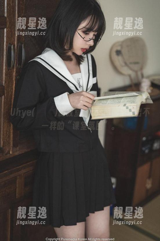 Uhye(이유혜)的教室，cos图册呈现出不一样的“课堂氛围”。