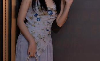 Xiuren秀人网 – 郑颖姗Bev教室写真，学习还是调戏？图集一探究竟，看她那些让人分心的小动作。