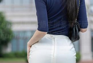 Xiuren秀人网 – 奶牛图集有新玩法：陈梵妮Fanny用无圣光实践“混牧场”！
