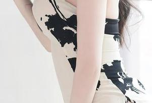 YouMi尤蜜荟 – 迷失在战姝羽Zina的比基尼图集精选中，个性的扎心时刻，问你怕不怕？