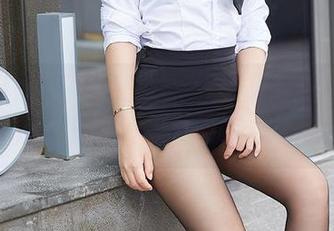 YouMi尤蜜荟 – 白亦Ada超自然女孩写真，有人下载了却不敢直视，嘿嘿。