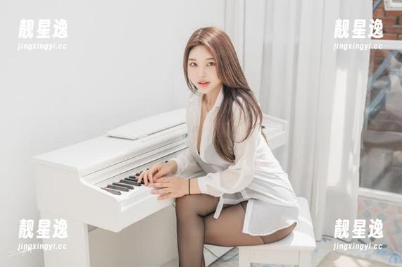 女仆的日常：Zzyuri的圣光写真原图能否俘获你的心？