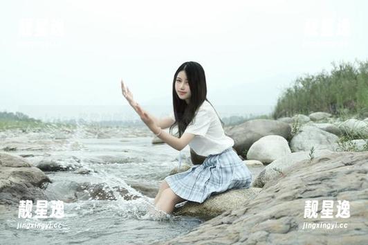 eloise软软的新泳衣，你猜网盘里还藏着哪家的冰淇淋？