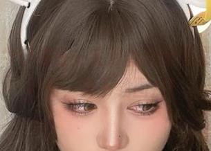 看！这些牛仔裤在一笑芳香沁的照耀下，无敌好看，快下载图片！