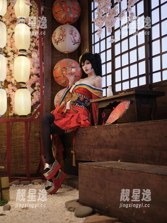 一米八的大梨子 教室里的“一米八的大梨子”,她的美图让上课变得很不正经~