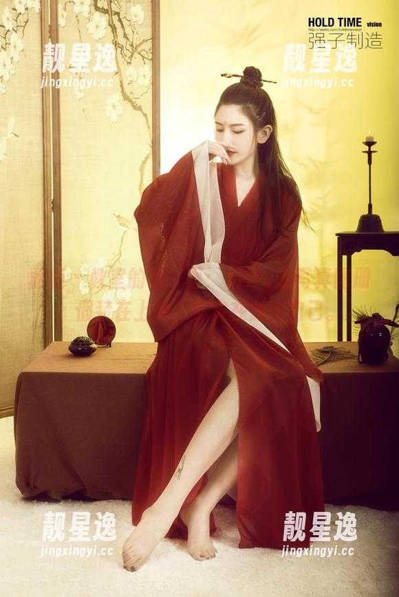丽柜-xilly 丽柜 - 教室的另一面:xilly的写真图册,假装在上课,其实在放飞自己。