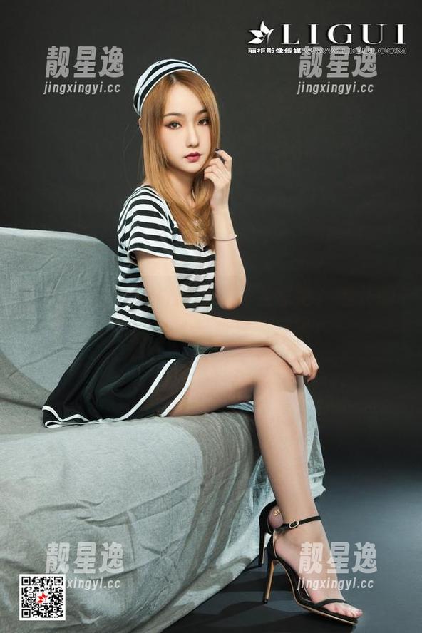 丽柜 - 图片里的扑火女秘太惊艳，敏儿的下载推向了我对美的狂热！