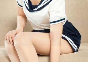 丽柜 – 文欣的毛衣私房合集，每件都藏着“小火花”，你看到没？