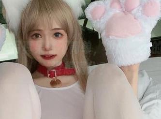 倦倦喵的写真果然不简单，鱼骨胸衣的搭配想没想满分？