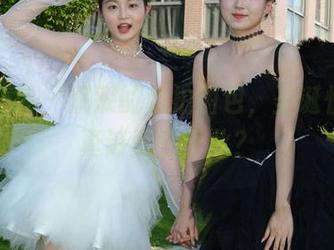 初夏女神 – 双双的私拍图包，圣诞快乐的真谛竟在于此？