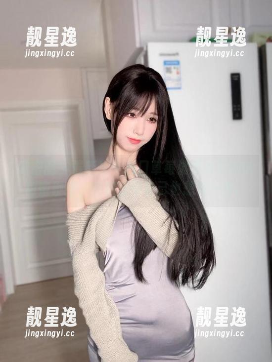 十万口草莓粥粥 微密圈 - 最新!十万口草莓粥粥与礼服的甜蜜碰撞,突然觉得自己也想要一件。
