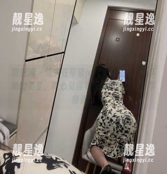 可馨juicy 微密圈 - 迷失在可馨juicy的图库,分享她的美足,真心觉得每天都需要这种豪华待遇。