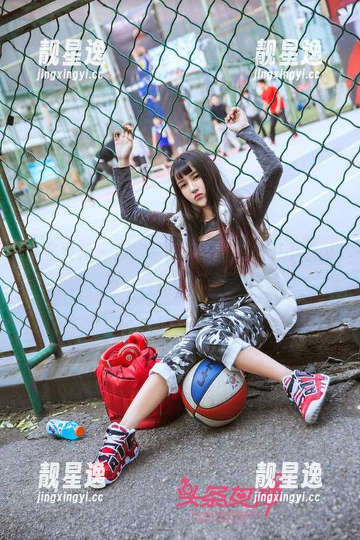 头条女神-火儿 头条女神 - 旗袍写真,火儿说她也不想闪耀…只是太好看了!