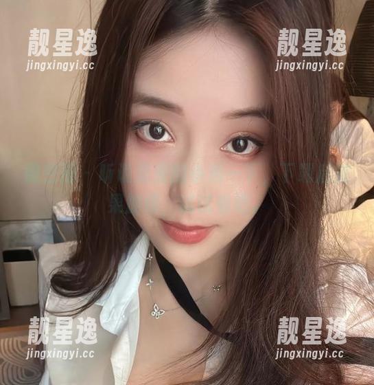 奶雯 微密圈 - 听说奶雯的小秀一下,下载后效果加倍,试试看吧。