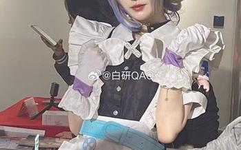 一言不合就穿睡衣，妖君白研的最新图包也是神奇！