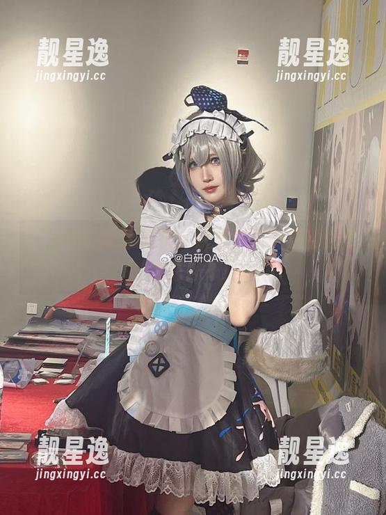 妖君白研 一言不合就穿睡衣,妖君白研的最新图包也是神奇!