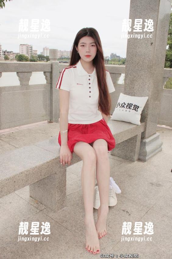 小众视觉-小苏菲 小众视觉 - 学妹系列,见到小苏菲就像在读一本充满悬念的小说。