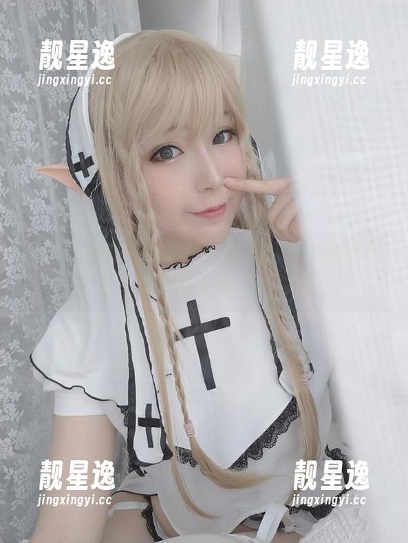 小容仔咕咕咕w猛戳的皮衣合集，在这些图片里，我们都变得无比时髦了！