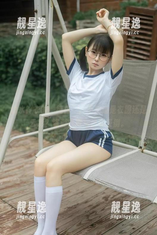幼水铃衣的“纯白”，不知道是衣服还是云彩？资源获取后迅速晕倒。