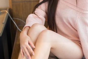 推女神 – 高清白裙，看徐妍馨Mandy温柔喃喃自语
