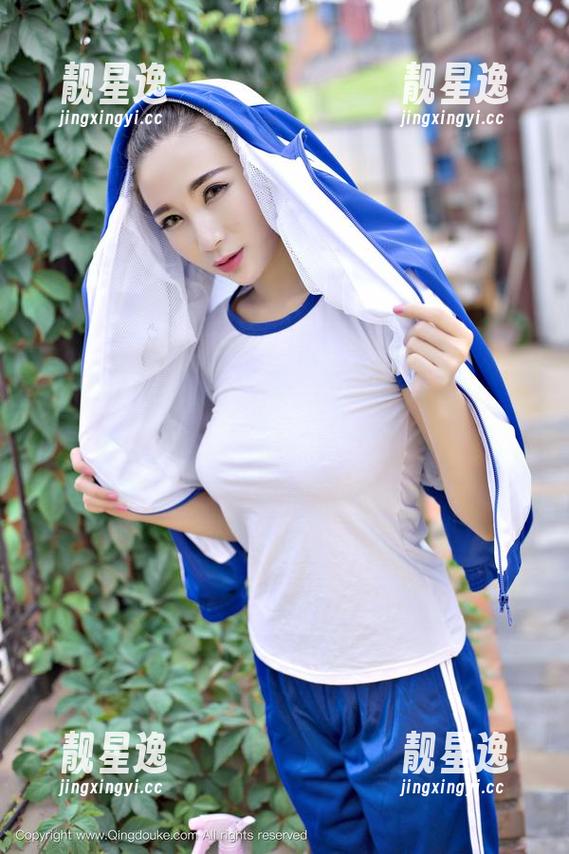 推女神-赵小米Kitty 推女神 - 最新户外尝试,赵小米Kitty说她只想喝水!哇,太真实了吧?