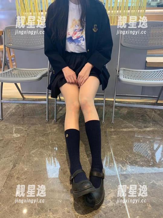 微密圈 - 无敌哒小姨妈的写真集牛逼新登场！瞧瞧这裤里丝的风暴！