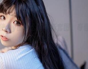 无颜小天使wy的办公室更新套图，奇怪，再来一次奇怪的组合！
