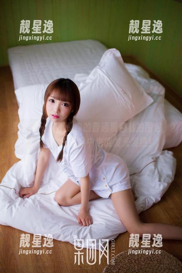 果团网-甜Abby 果团网 - 这不是你的普通黑色私拍图包,甜Abby在黑暗中也能发光发热!