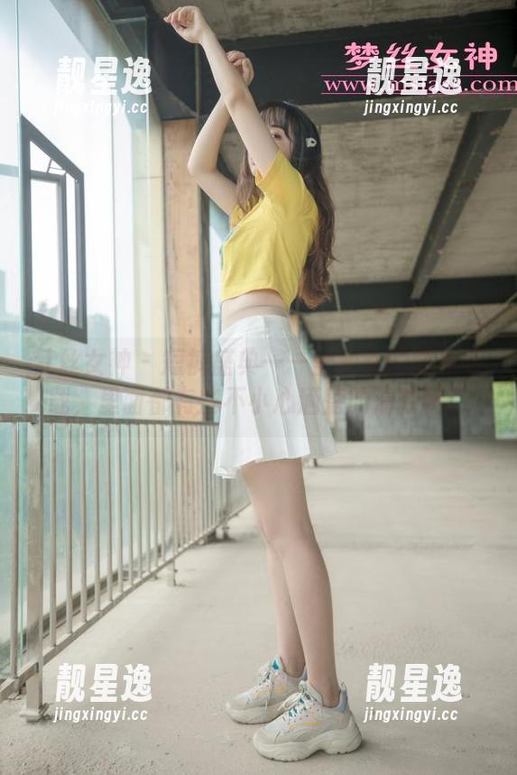 梦丝女神 - 短裤盛典——莹仙女的图集下载，里面都有些不小心洒落的清新啊！