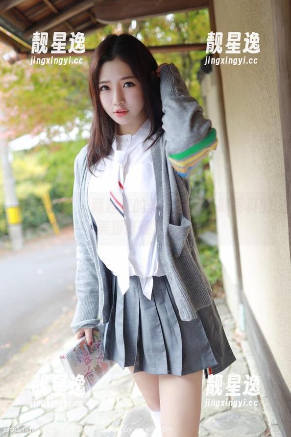 模范学院-梦梵 模范学院 - 藏起来的美?梦梵定制写真的美脚打破常规!