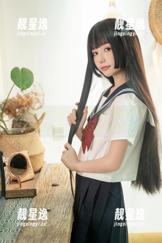 看完爆机少女喵小吉的套装，回头看看自己的衣柜，只能点头叹气。
