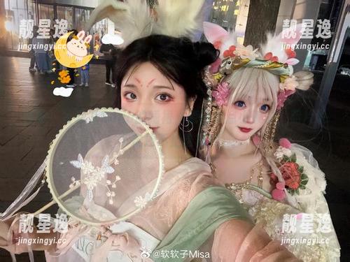 特软儿Sona 哈哈,特软儿Sona的睡裙,原图有点小懒散,照片说不定还不止这样哦。