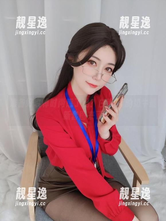 白银81 准备好哀悼时尚感了吗?白银81的奶牛最新套图来了