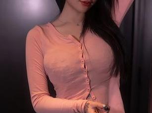 秀人网 – “刘婷婷”的制服图包里藏着多少小心思呢？观看的每次都是一种“意外”的发现。