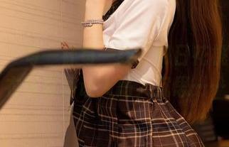 秀人网 – 每一针每一线，明日花桃桃的毛衣写真真让人陷入沉思……