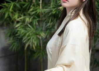 秀人网 – 职场制服黑丝大公开，果儿的全套写真轻轻撩动职场气息