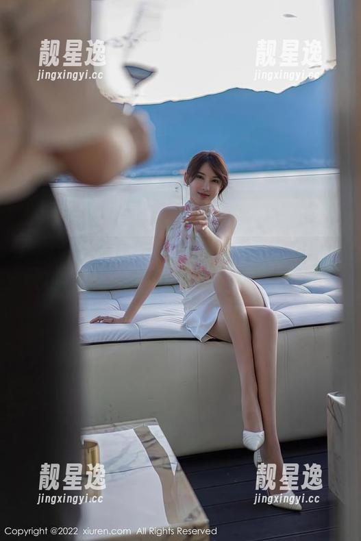 秀人网-柴婉艺Averie 秀人网 - 原图大放送!柴婉艺Averie的校服搭配,简直像是穿越剧的女主角!