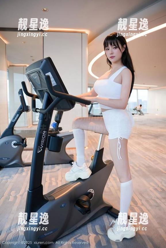 秀人网-美七mia 秀人网 - 小心!美七mia户外分享合集:带你去见识动植物们的奇葩表演!