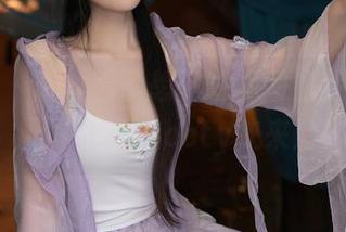 秀人网 – 蕾丝看了想下载，网盘我准备好了，芝芝Booty快来！