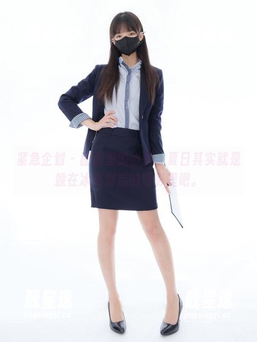 紧急企划-小恩 紧急企划 - 图册里的小恩,夏日其实就是躲在冰淇淋后的阴影里吧。