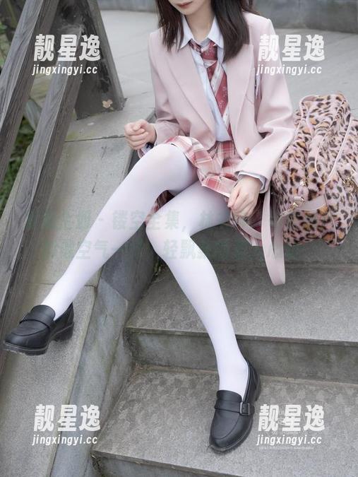 紧急企划-林书辞 紧急企划 - 镂空全集,林书辞:每张照片都像空气一样,轻飘飘的惹人心动。