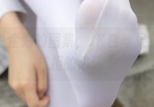 看了紧急企划的图集，JK白丝果然是无法抗拒的陷阱。